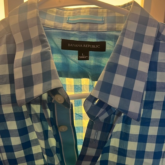 Men’s Blue Checkered Banana Republic Short Sleeve - Picture 2 of 4